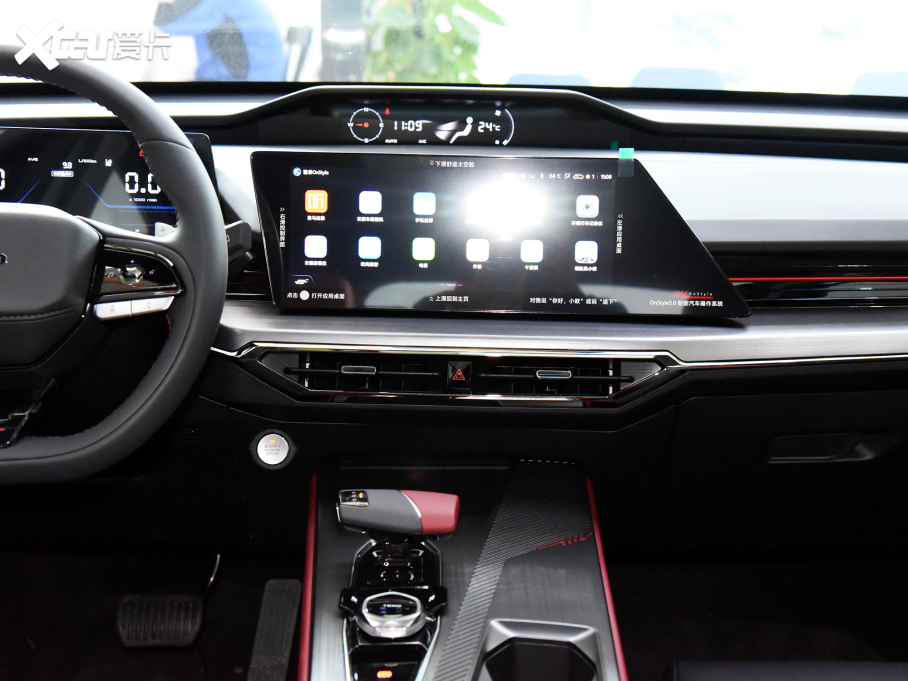 2023LWZ6 {L 1.5T DCTǿ