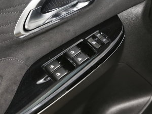 2023款畅享版 1.5T自动智享型 主驾车窗控制区	