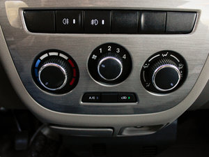 2011款1.3L 手动精英版 中控区