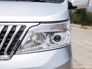 2014款1.5L 手动标准型 大灯
