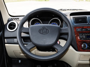 2014款1.5L 手动标准型 方向盘
