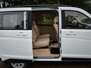 2014款1.5L 手动精英版 后排空间