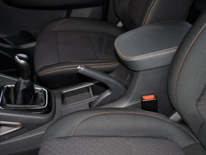 2016款1.6L 手动豪华型 驻车制动器