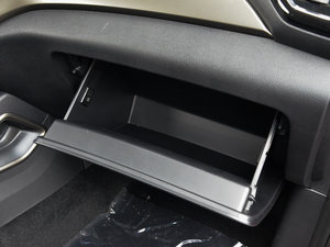 2016款1.6L 手动舒适型 手套箱