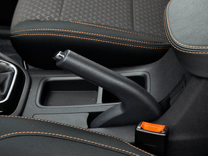 2016款1.6L 手动舒适型 驻车制动器