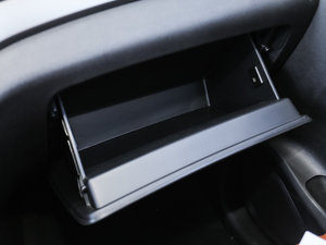 2017款CX70T 1.5T 手动尊擎版 手套箱