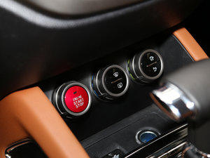 2017CX70T  1.5T Ԅ(dng) g