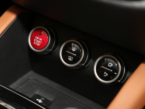 2017CX70T  1.5T Ԅ g