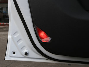 2017CX70T  1.5T ԄӺ g