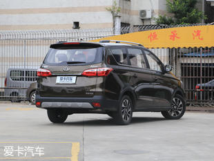 長安汽車2017款長安歐尚A800