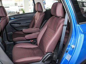 2017款1.6L 手动舒适型 后排座椅