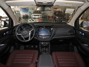 2017款1.6L 手动豪华型 内饰全景