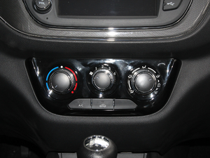 2018款1.5L 手动标准型 空调调节