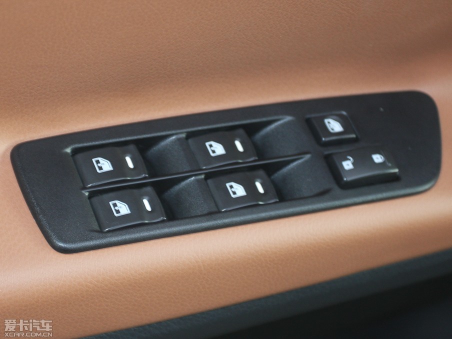 20117 SUV 2.2T (q)ǻ۰