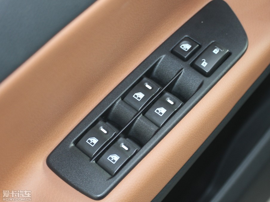 20117 SUV 2.2T (q)ǻ۰