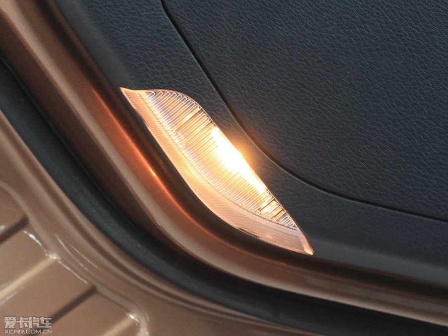 20117 SUV 2.2T (q)ǻ۰