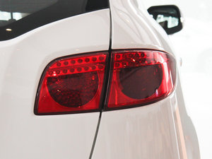 2011款2.2T 四驱智尊版 尾灯