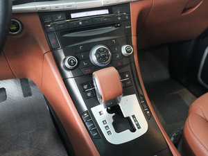 2011款2.2T 四驱智尊版 中控区