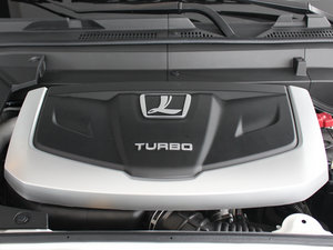 2011款2.2T 四驱智尊版 发动机