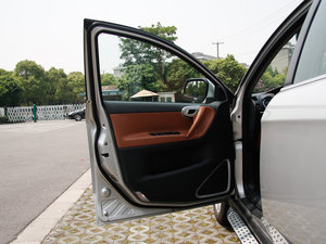 2011款2.2T 四驱旗舰版 空间座椅
