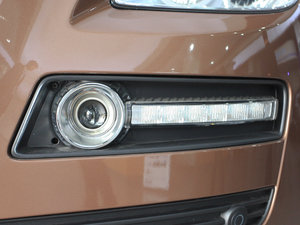 2011款2.2T 两驱智慧版 前雾灯
