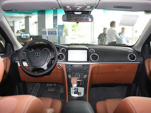 2011款2.2T 两驱智慧版 内饰全景