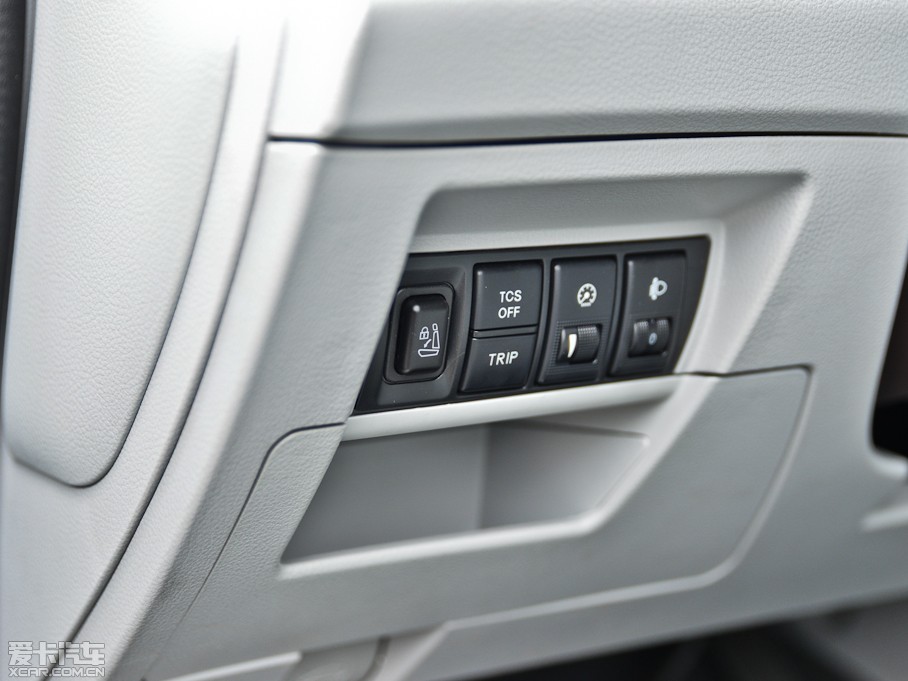 2013{5 1.8T Ԅ(dng)Ş