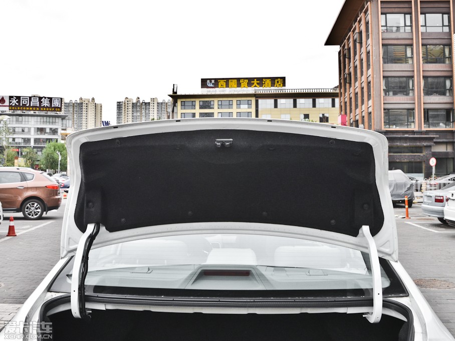 2013{5 1.8T Ԅ(dng)Ş