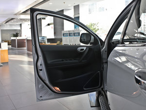 2013款进化版 2.2T 四驱智尊型 驾驶位车门