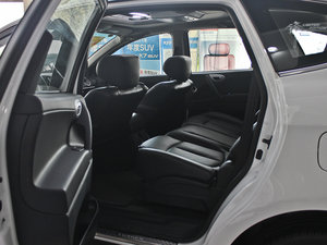 2013款进化版 2.2T 四驱智尊型 后排空间