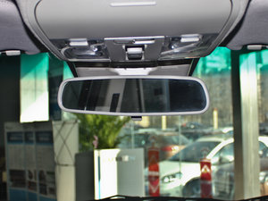 2013款进化版 2.2T 四驱智尊型 车内后视镜