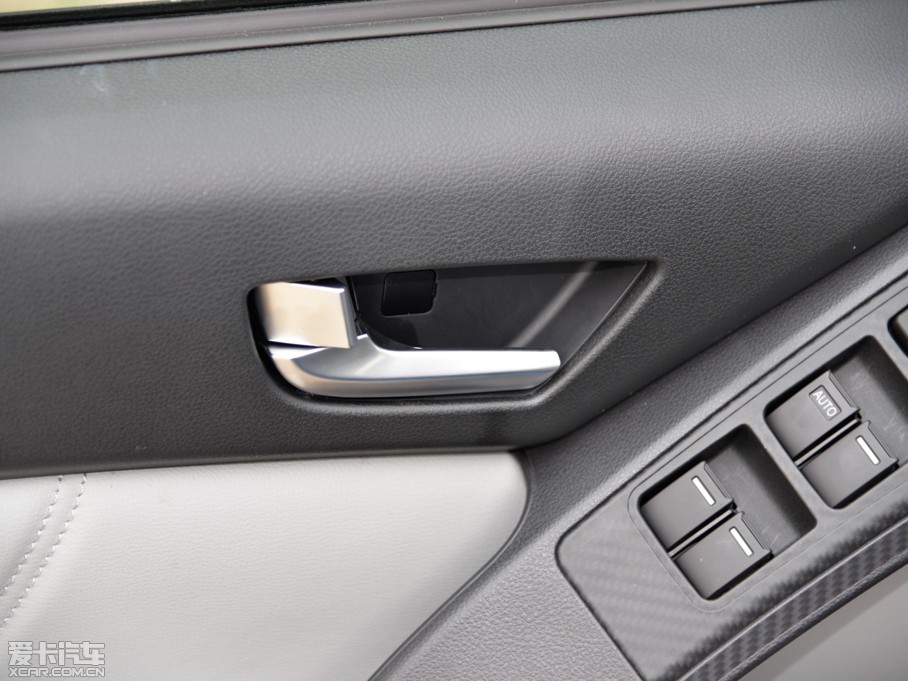 2015(yu)6 SUV 1.8T Ԅ(dng)