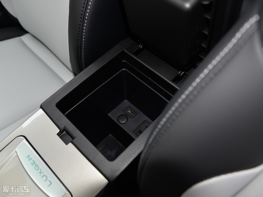 2015(yu)6 SUV 1.8T Ԅ