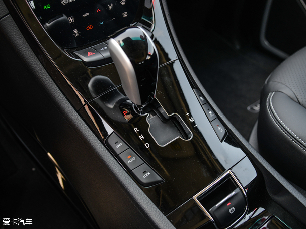 納智捷2015款大7 SUV