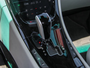 2015款2.2T 四驱旗舰型 换挡杆