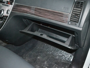 2016款2.0T 豪华型 手套箱