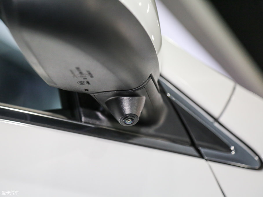 2017(yu)6 SUV 1.8T Ԅ(dng)Ƽֵ