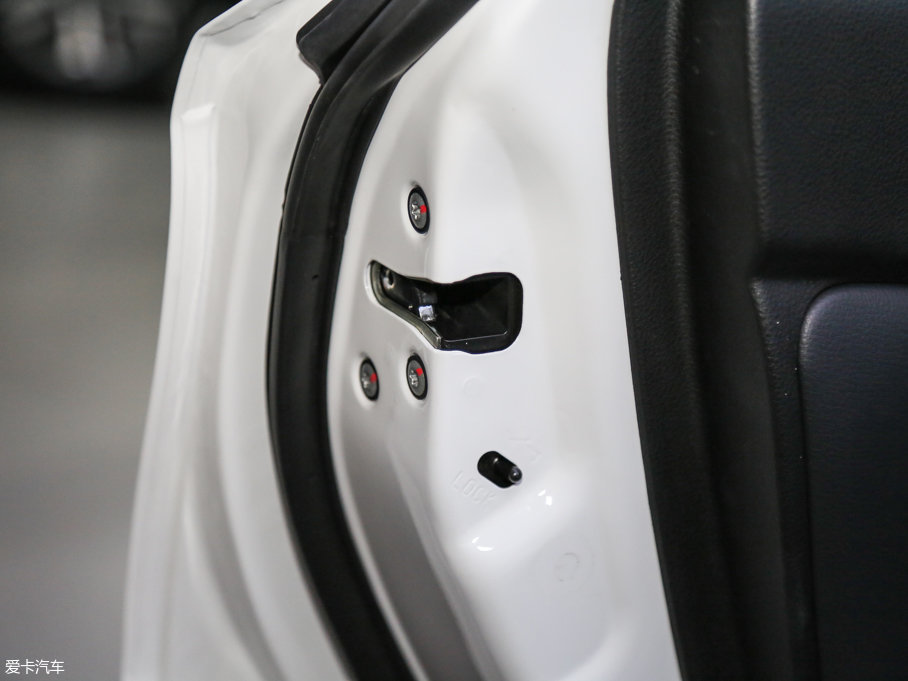 2017(yu)6 SUV 1.8T ԄӿƼֵ