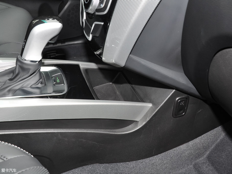 2017(yu)6 SUV 1.8T Ԅ(dng)r(sh)(j) 