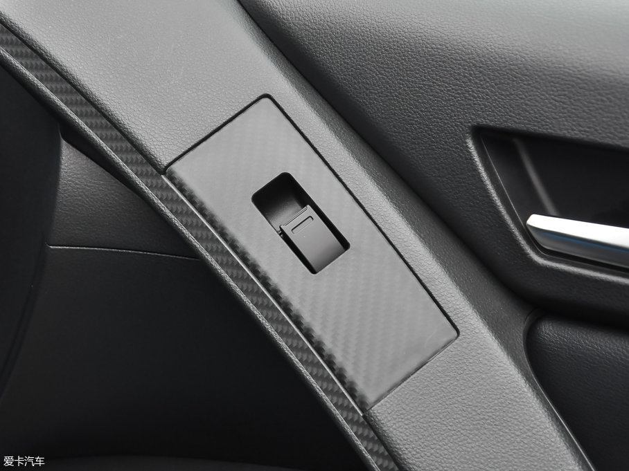 2017(yu)6 SUV 1.8T Ԅ(dng)r(sh)(j) 