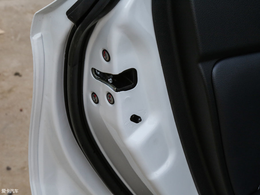 2017(yu)6 SUV Ŀ 1.6T Ԅ(dng)(chung)