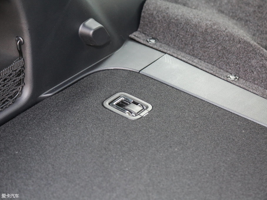 2017(yu)6 SUV Ŀ 1.6T Ԅ(dng)(chung)