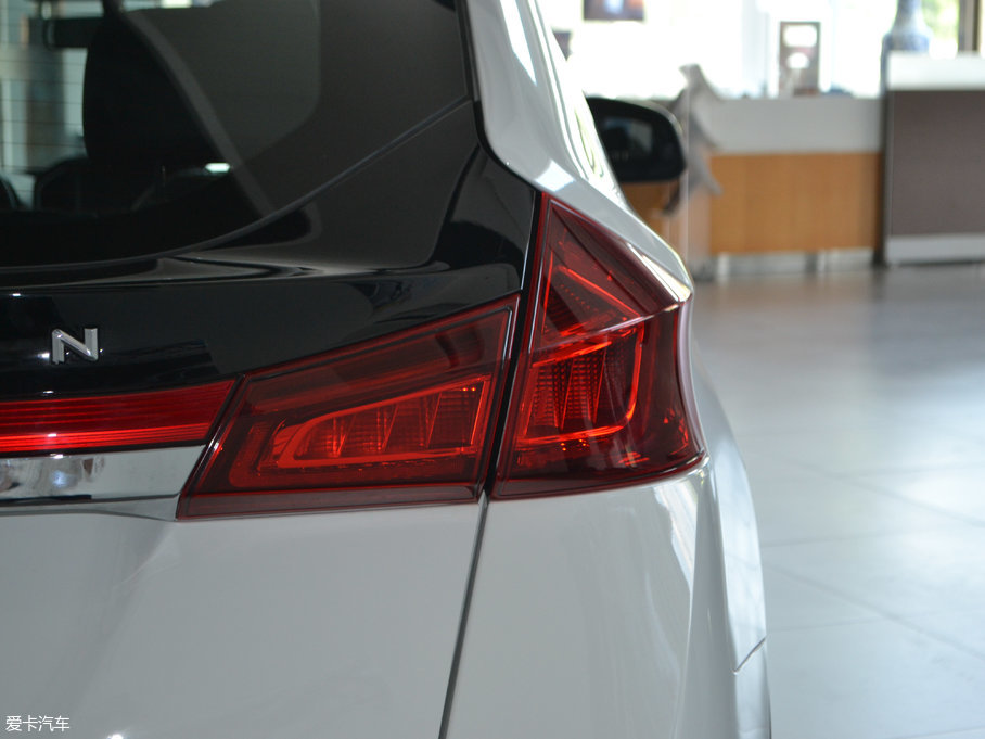 2017(yu)6 SUV Ŀ 1.6T Ԅӕr