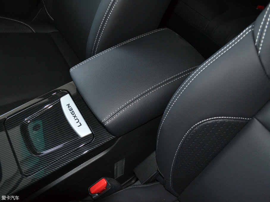 2017(yu)6 SUV Ŀ 1.6T Ԅ(dng)r(sh)