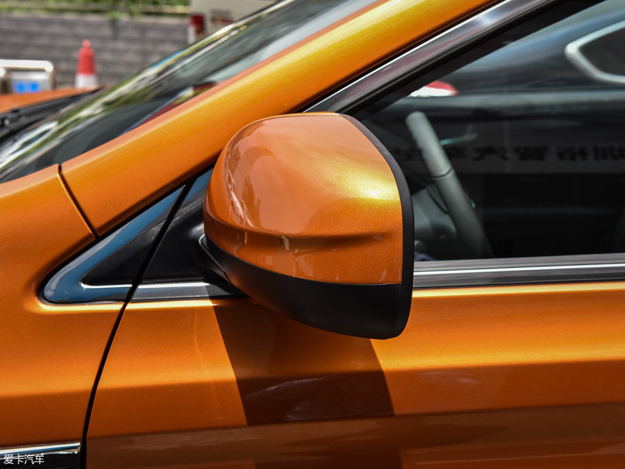 2017(yu)6 SUV Ŀ 1.6T Ԅ(dng)r(sh)