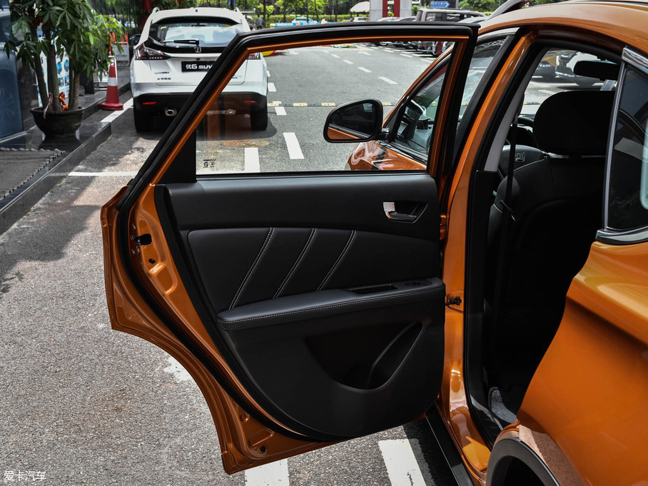 2017(yu)6 SUV Ŀ 1.6T Ԅӕr