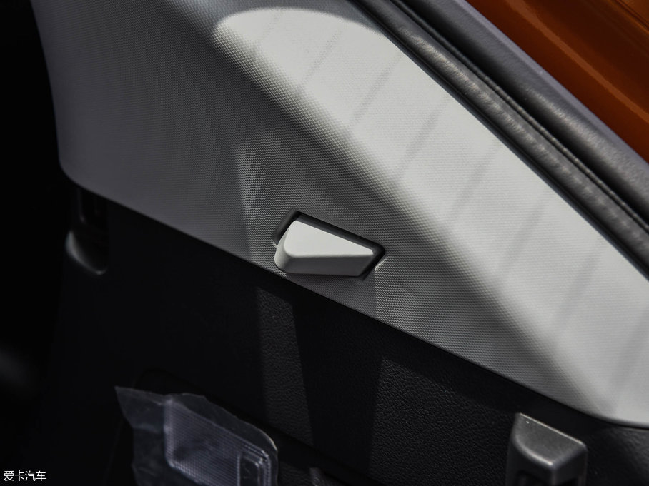 2017(yu)6 SUV Ŀ 1.6T Ԅ(dng)r(sh)