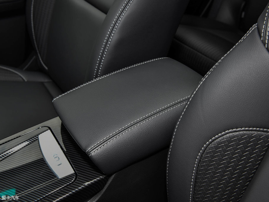 2017(yu)6 SUV Ŀ 1.6T Ԅӕr