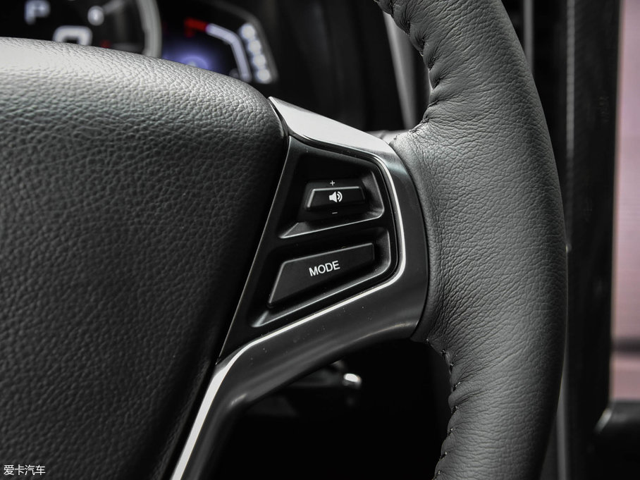 2017(yu)6 SUV Ŀ 1.6T Ԅ(dng)r(sh)