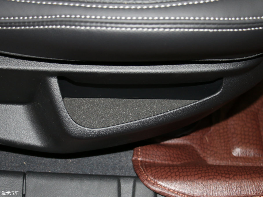 2017(yu)6 SUV Ŀ 1.6T Ԅӕr